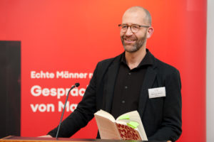 Boris von Heesen liest beim Fachtag des SKM Bundesverbandes 