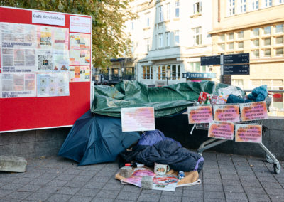 aufgenommen am 17.10.2023 in Essen, Internationaler Tag zur Beseitigung der Armut 2023: Mittendrin - aussen vor. Wem gehört die Stadt?, (c) Tim Frankenheim