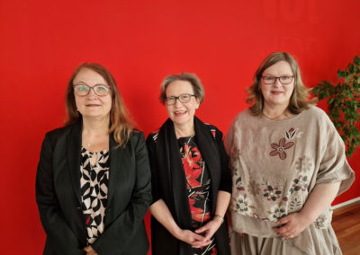 Drei Mal Kompetenz (von links): Annette Schnellenbach (BMJV), Dr. Elisabeth Fix (DCV) und Sanna Zachej [2025]
